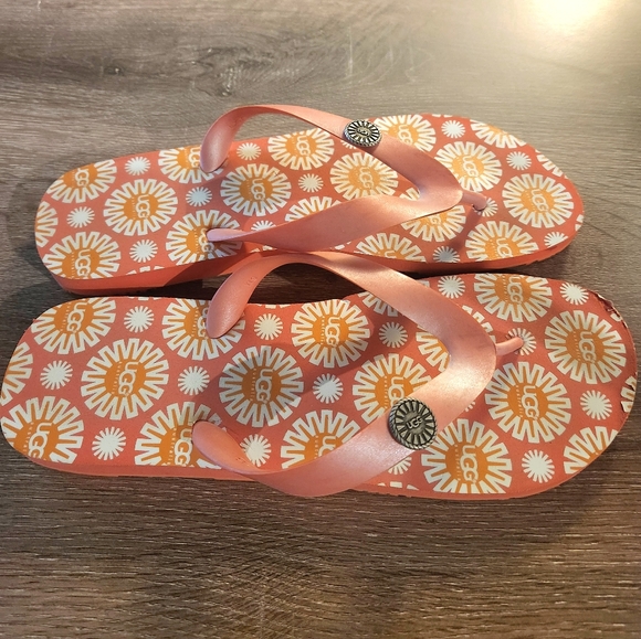 UGG Flip Flops - Picture 2 of 7